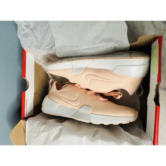 New Nike (8) Women’s Ashin Size 8 Running Shoes Sneakers Peach Crimson Tint NIB - Picture 16 of 16